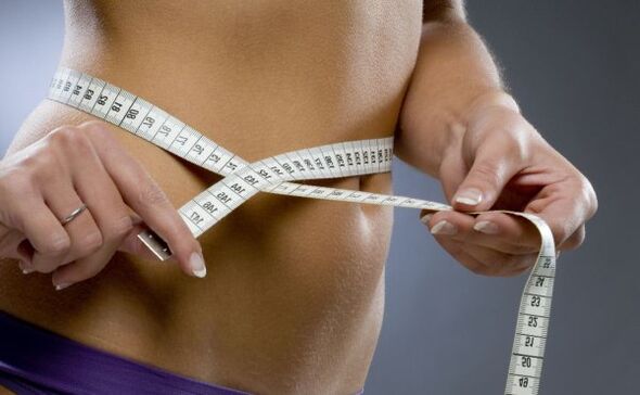 Duke humbur 7 kg në një javë falë dietave dhe ushtrimeve, mund të arrini forma të këndshme. 