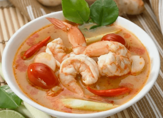 Supë tom yam me karkaleca